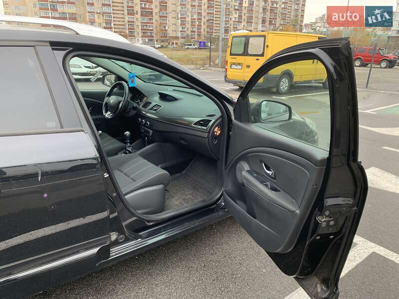 Универсал Renault Megane 2014 в Киеве фото 15 Универсал Renault Megane 2014 в Киеве