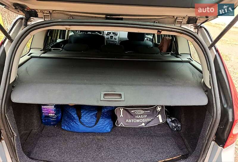 Универсал Renault Megane 2004 в Могилев-Подольске фото 7 Универсал Renault Megane 2004 в Могилев-Подольске