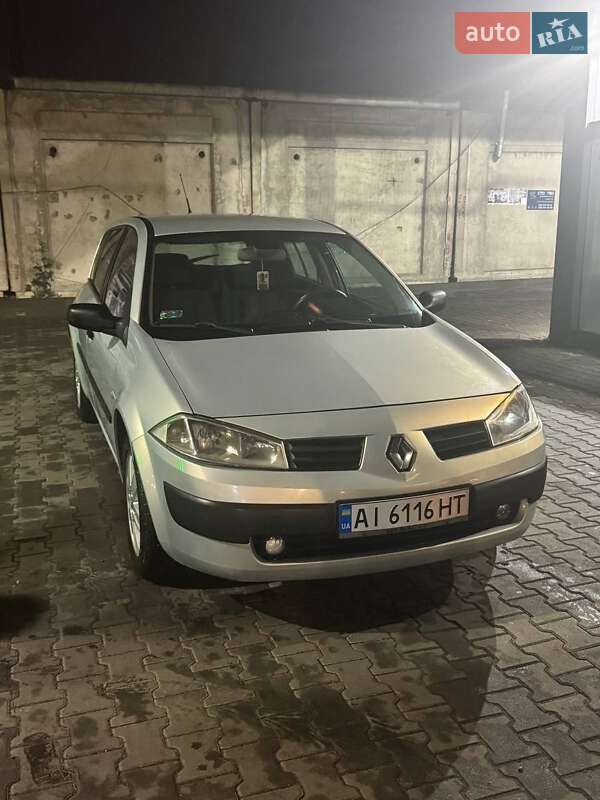 Хэтчбек Renault Megane 2002 в Вишневом