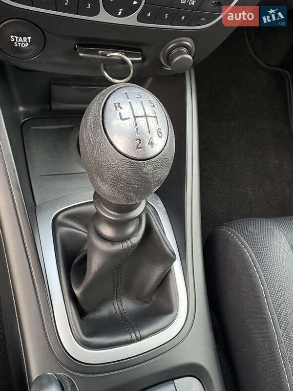 Хэтчбек Renault Megane 2010 в Ахтырке фото 23 Хэтчбек Renault Megane 2010 в Ахтырке