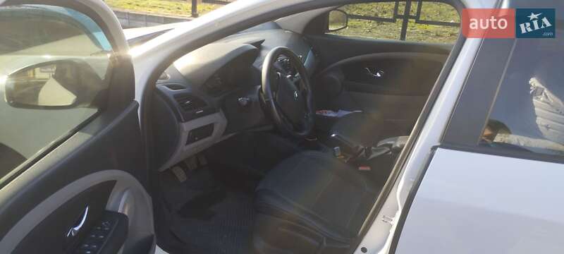 Хэтчбек Renault Megane 2012 в Днепре фото 6 Хэтчбек Renault Megane 2012 в Днепре