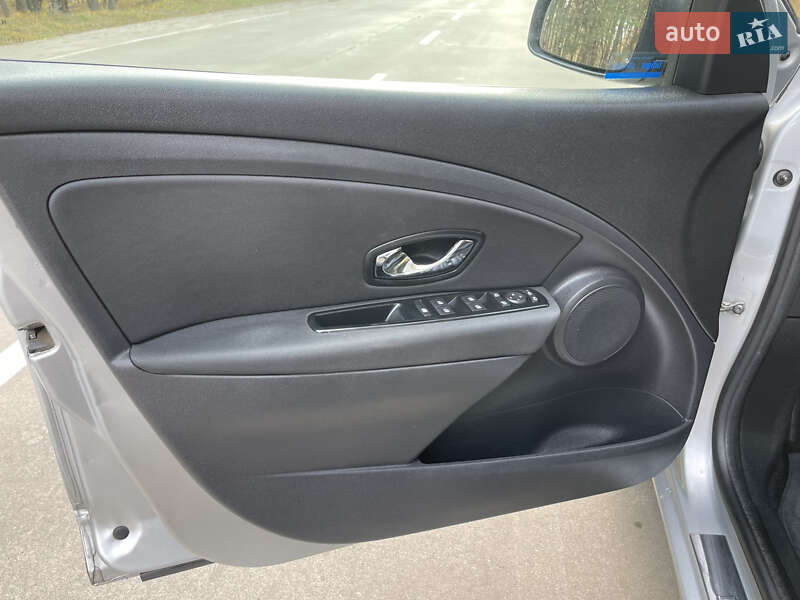 Универсал Renault Megane 2015 в Славуте фото 72 Универсал Renault Megane 2015 в Славуте