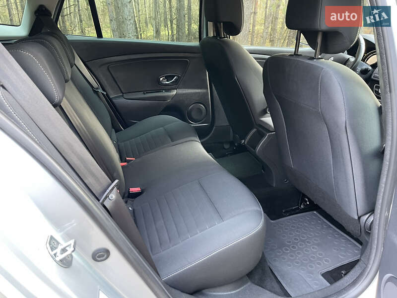 Универсал Renault Megane 2015 в Славуте фото 77 Универсал Renault Megane 2015 в Славуте