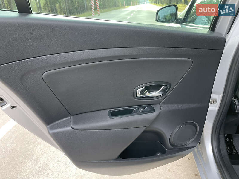 Универсал Renault Megane 2015 в Славуте фото 76 Универсал Renault Megane 2015 в Славуте