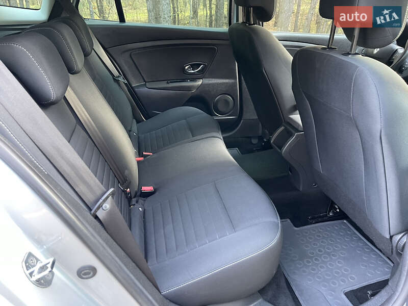 Универсал Renault Megane 2015 в Славуте фото 92 Универсал Renault Megane 2015 в Славуте