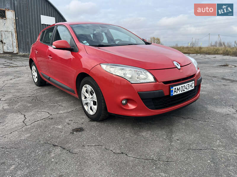 Хэтчбек Renault Megane 2011 в Звягеле