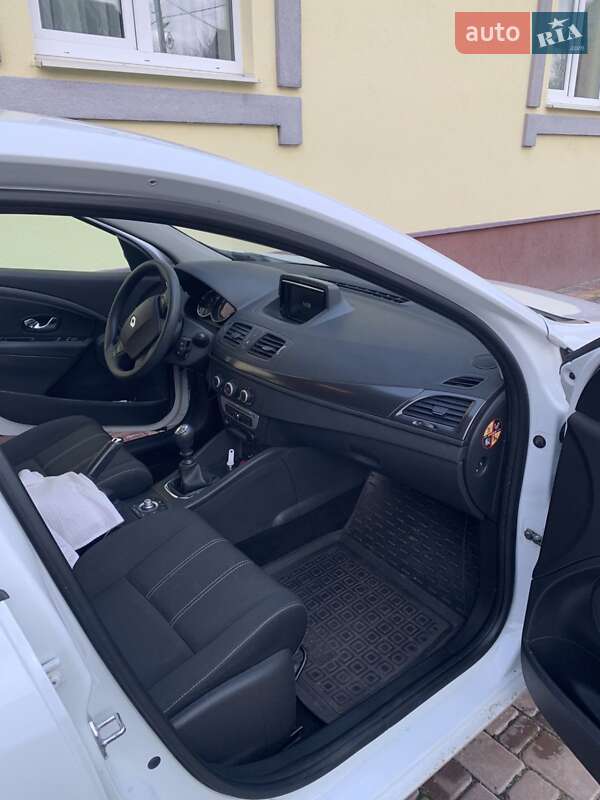 Хэтчбек Renault Megane 2015 в Вараше