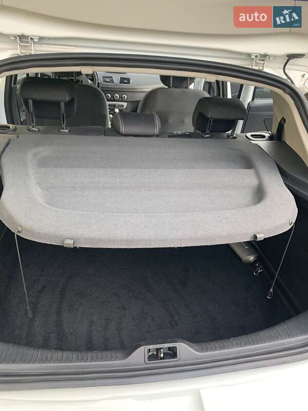 Хэтчбек Renault Megane 2015 в Вараше