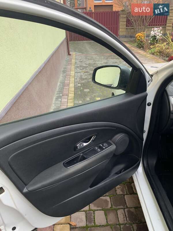 Хэтчбек Renault Megane 2015 в Вараше