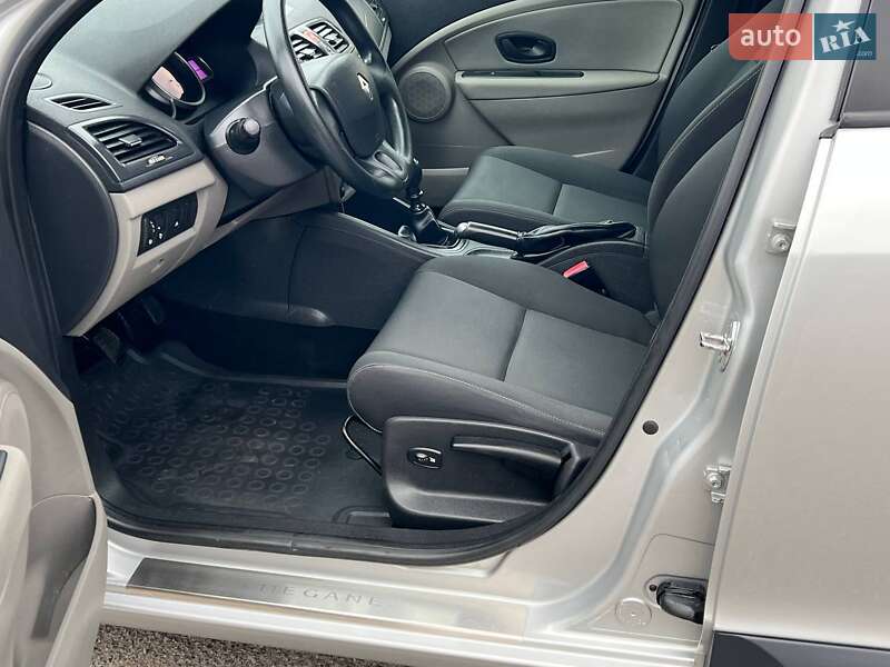 Универсал Renault Megane 2010 в Лубнах фото 22 Универсал Renault Megane 2010 в Лубнах