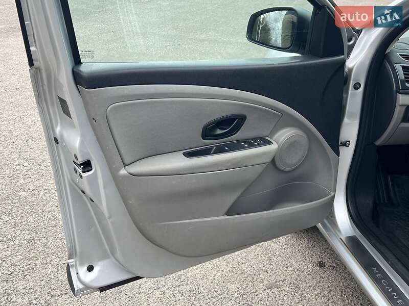 Универсал Renault Megane 2010 в Лубнах фото 30 Универсал Renault Megane 2010 в Лубнах