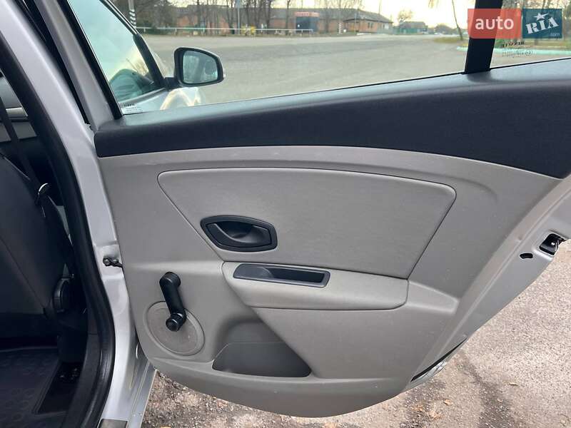 Универсал Renault Megane 2010 в Лубнах фото 49 Универсал Renault Megane 2010 в Лубнах