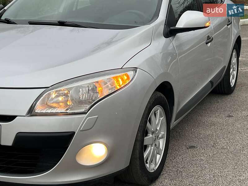 Универсал Renault Megane 2010 в Лубнах фото 72 Универсал Renault Megane 2010 в Лубнах