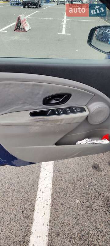 Универсал Renault Megane 2010 в Луцке фото 24 Универсал Renault Megane 2010 в Луцке