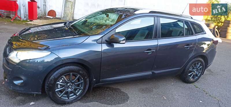 Универсал Renault Megane 2010 в Глухове