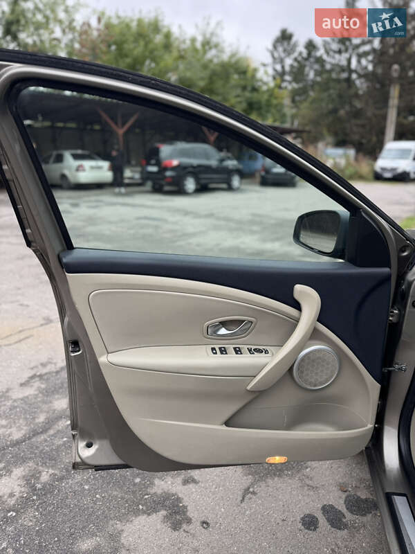 Универсал Renault Megane 2010 в Хмельницком фото 18 Универсал Renault Megane 2010 в Хмельницком