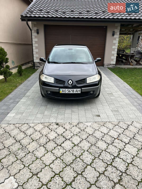 Седан Renault Megane 2006 в Сваляве