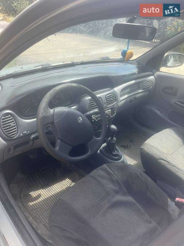 Седан Renault Megane 2000 в Кривом Роге