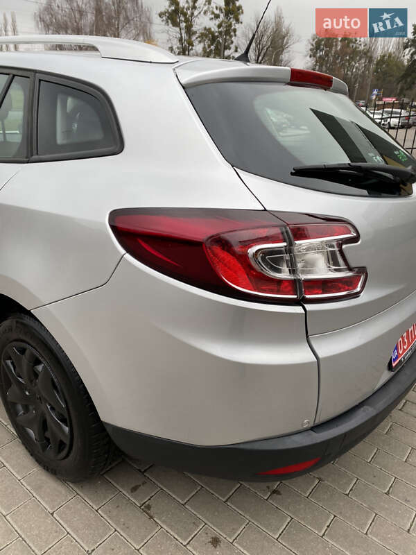 Универсал Renault Megane 2011 в Ровно фото 3 Универсал Renault Megane 2011 в Ровно