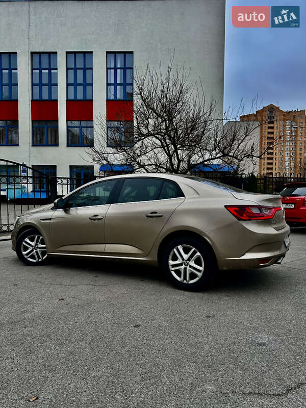 Седан Renault Megane 2018 в Киеве фото 7 Седан Renault Megane 2018 в Киеве