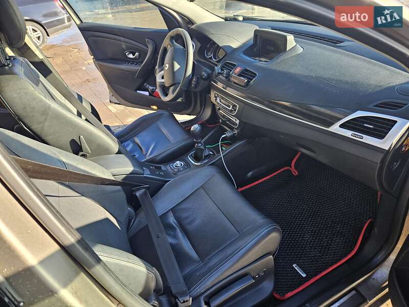 Универсал Renault Megane 2010 в Ивано-Франковске фото 3 Универсал Renault Megane 2010 в Ивано-Франковске