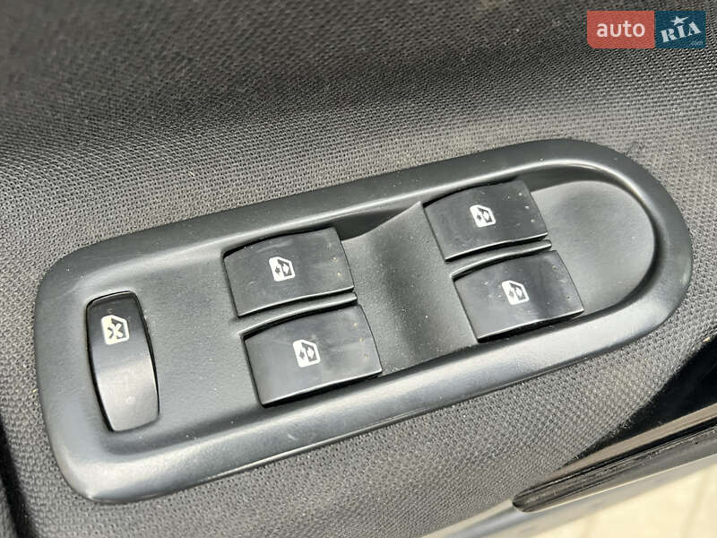 Седан Renault Megane 2007 в Черкасах фото 41 Седан Renault Megane 2007 в Черкасах