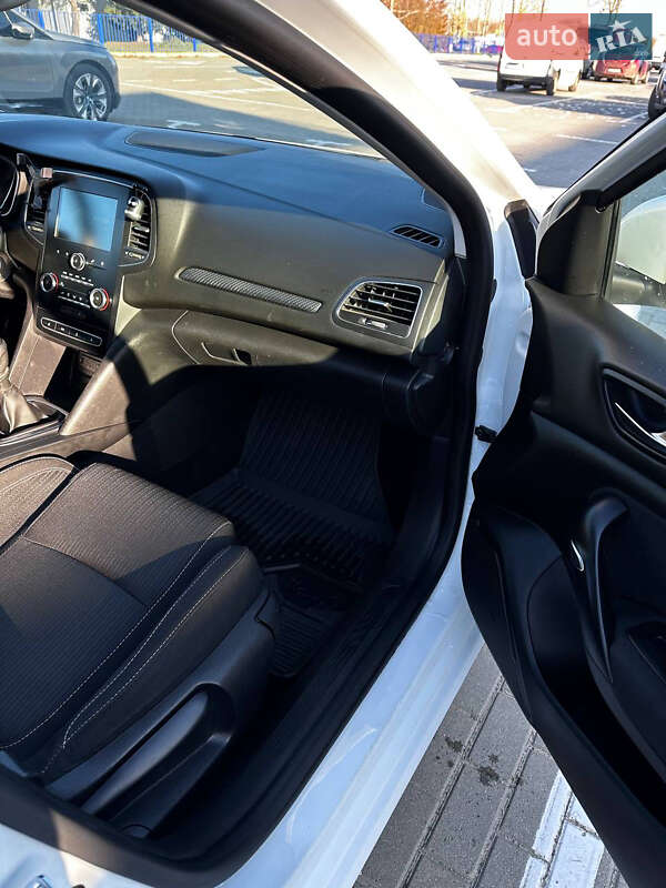 Универсал Renault Megane 2017 в Луцке фото 19 Универсал Renault Megane 2017 в Луцке