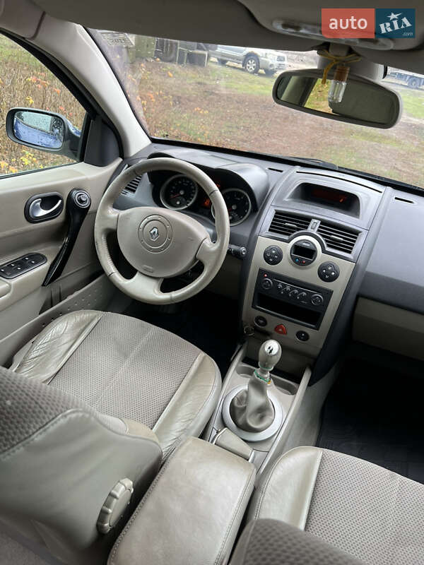 Универсал Renault Megane 2004 в Змиеве фото 11 Универсал Renault Megane 2004 в Змиеве