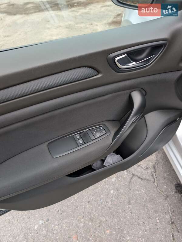 Хэтчбек Renault Megane 2017 в Миргороде фото 15 Хэтчбек Renault Megane 2017 в Миргороде