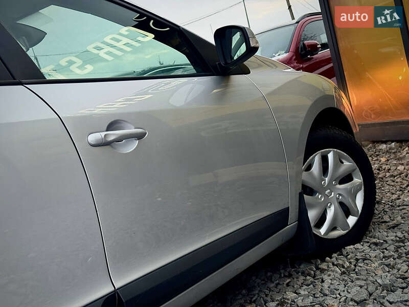 Хэтчбек Renault Megane 2013 в Стрые фото 25 Хэтчбек Renault Megane 2013 в Стрые