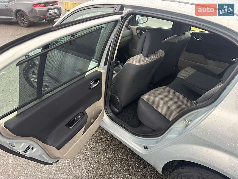 Седан Renault Megane 2004 в Киеве