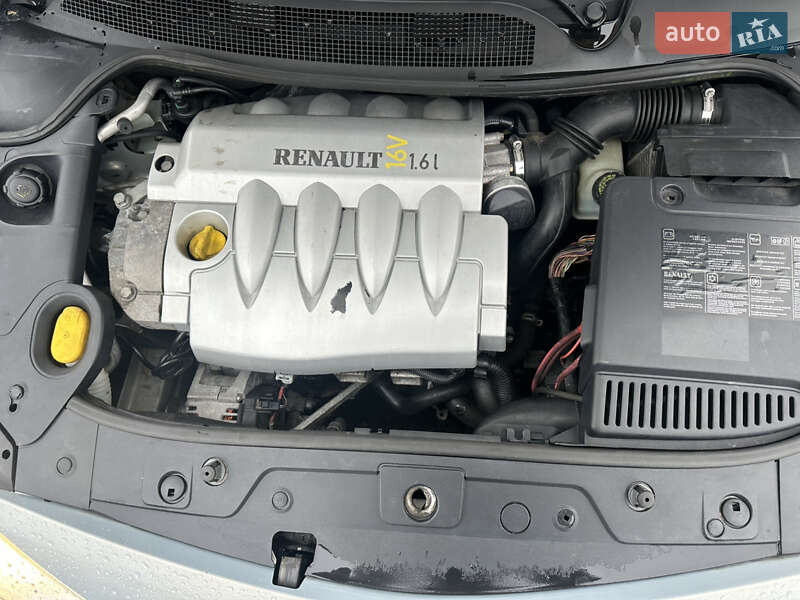 Седан Renault Megane 2004 в Киеве