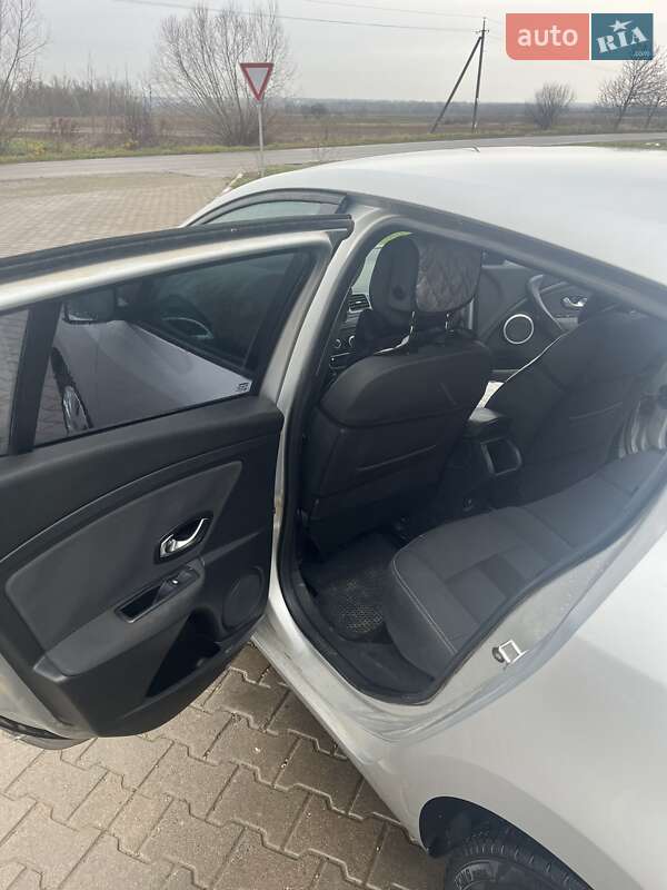 Хэтчбек Renault Megane 2010 в Горбовой фото 10 Хэтчбек Renault Megane 2010 в Горбовой