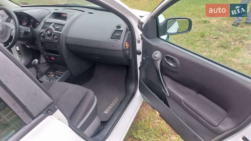 Седан Renault Megane 2005 в Києві фото 12 Седан Renault Megane 2005 в Києві