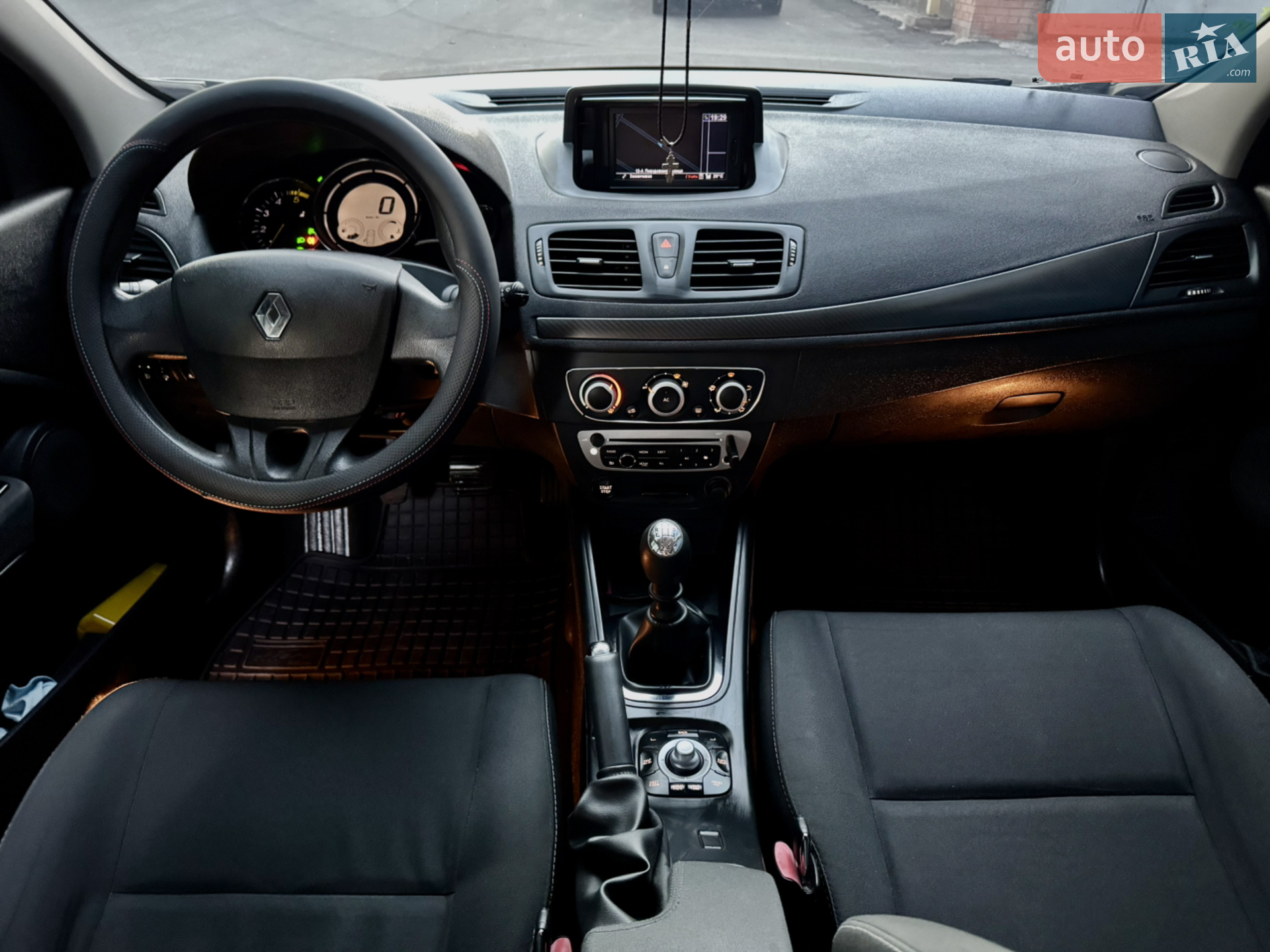 2012 Renault Megane - мініатюра 21