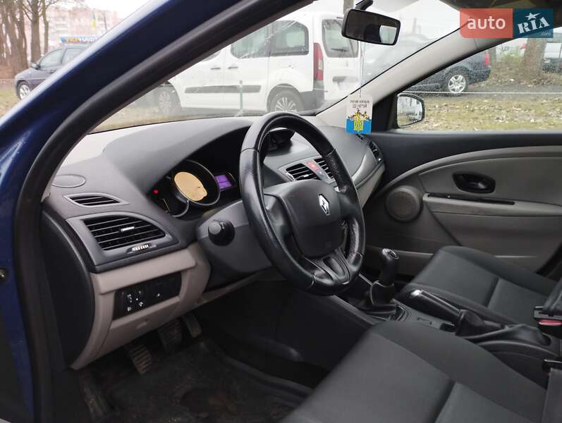 Универсал Renault Megane 2010 в Остроге фото 17 Универсал Renault Megane 2010 в Остроге