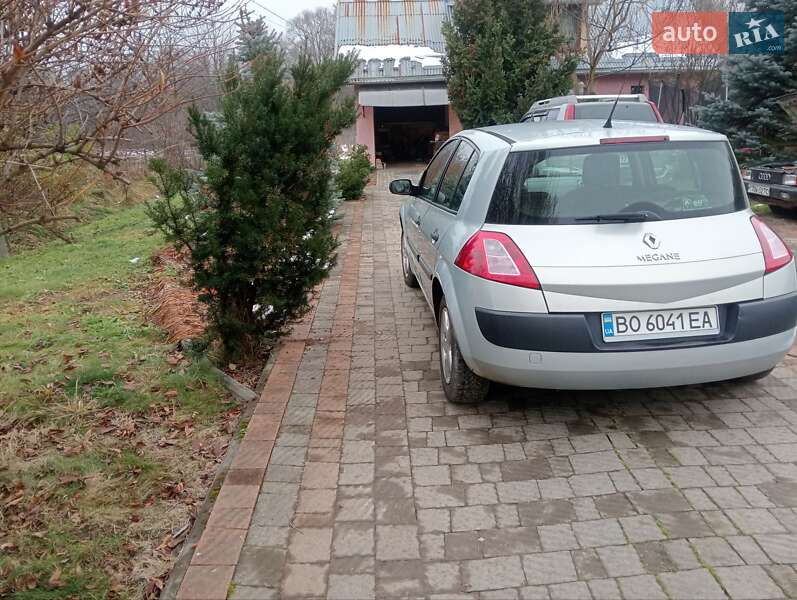 Хэтчбек Renault Megane 2003 в Болехове