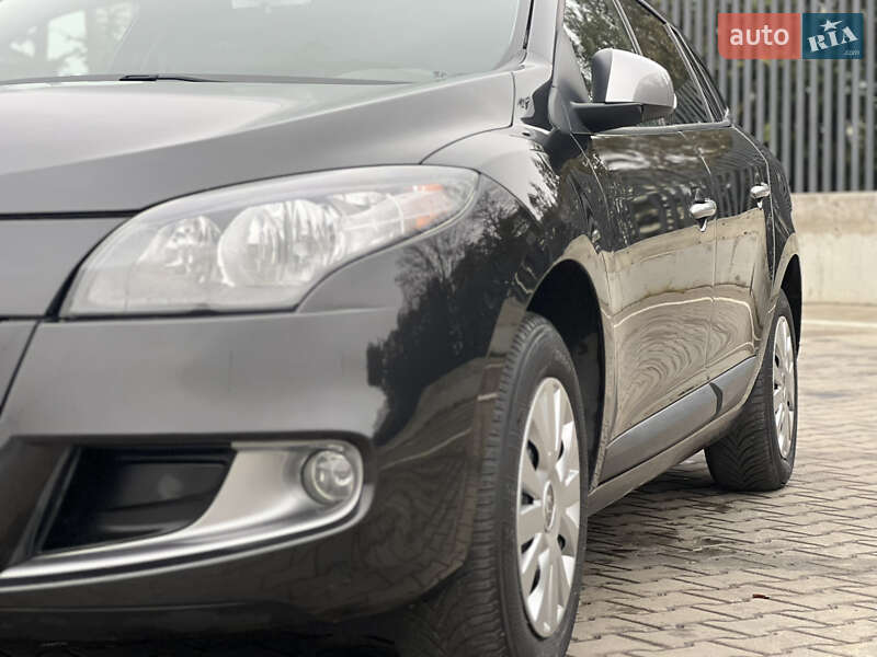 Универсал Renault Megane 2010 в Луцке фото 14 Универсал Renault Megane 2010 в Луцке