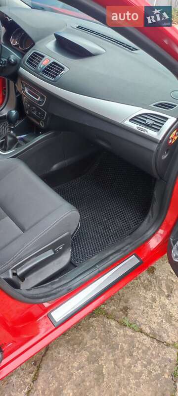 Хэтчбек Renault Megane 2010 в Ивано-Франковске фото 7 Хэтчбек Renault Megane 2010 в Ивано-Франковске