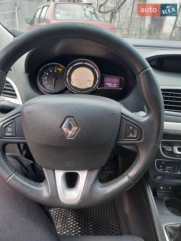 Хэтчбек Renault Megane 2010 в Ивано-Франковске фото 24 Хэтчбек Renault Megane 2010 в Ивано-Франковске