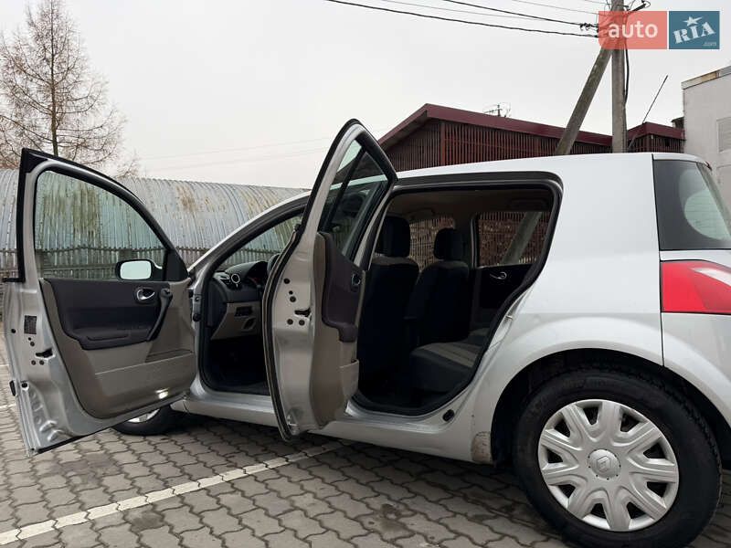 Хэтчбек Renault Megane 2005 в Львове фото 15 Хэтчбек Renault Megane 2005 в Львове