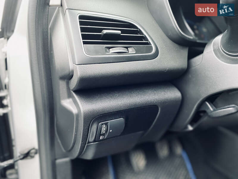 Універсал Renault Megane 2017 в Києві фото 15 Універсал Renault Megane 2017 в Києві