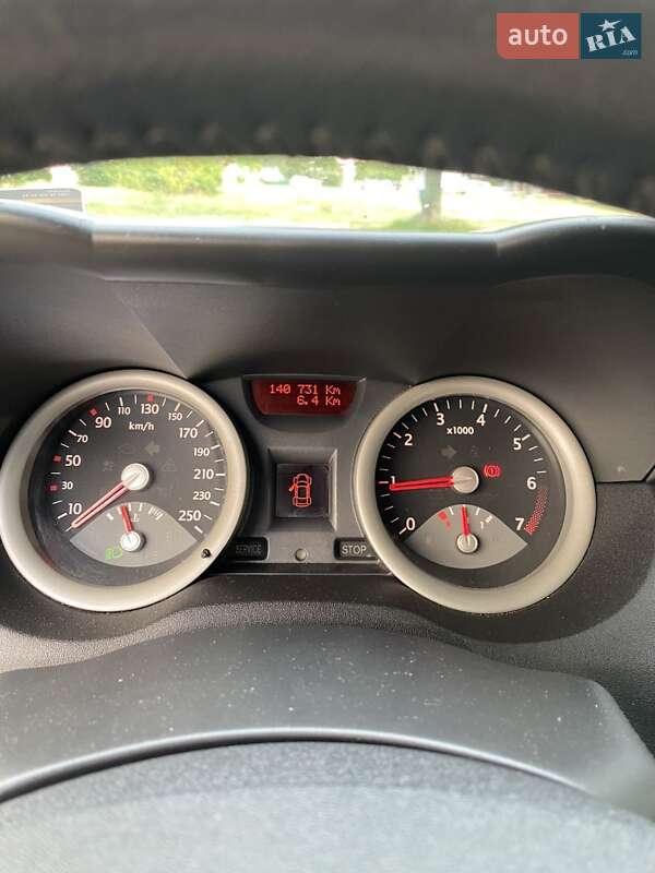 Седан Renault Megane 2004 в Новояворовске фото 9 Седан Renault Megane 2004 в Новояворовске