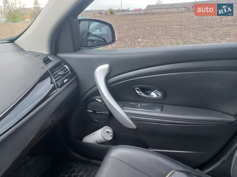 Хэтчбек Renault Megane 2011 в Ромнах