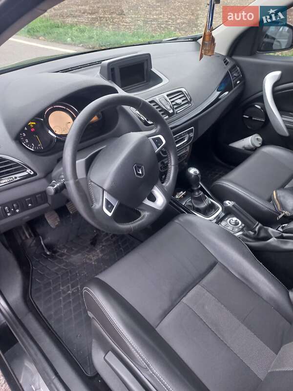 Хэтчбек Renault Megane 2011 в Ромнах