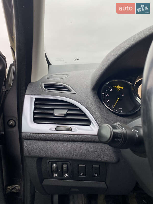 Универсал Renault Megane 2014 в Дубно фото 16 Универсал Renault Megane 2014 в Дубно
