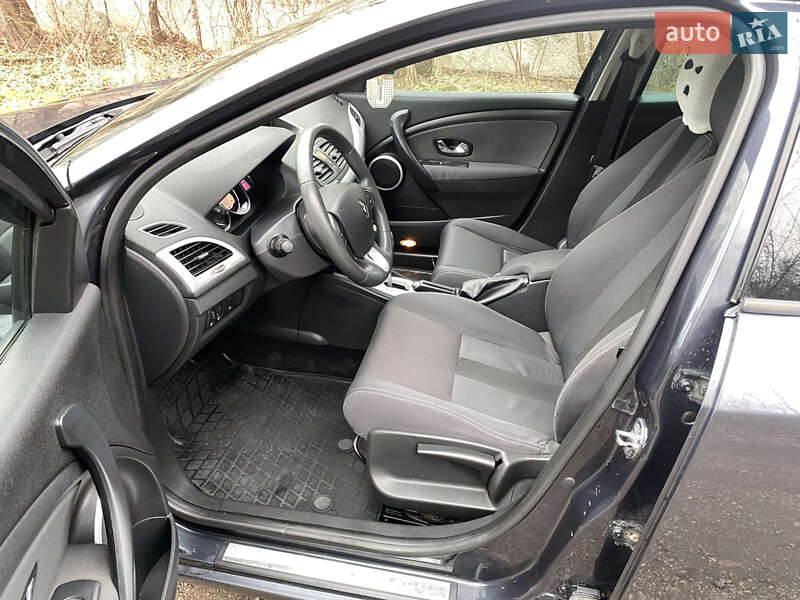 Универсал Renault Megane 2010 в Кривом Роге фото 12 Универсал Renault Megane 2010 в Кривом Роге