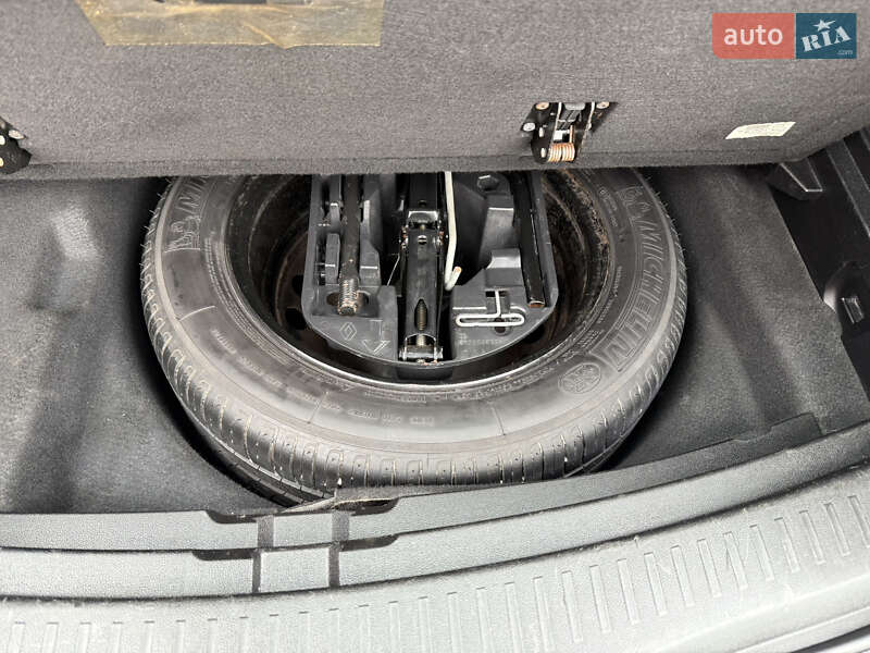 Универсал Renault Megane 2018 в Луцке фото 38 Универсал Renault Megane 2018 в Луцке