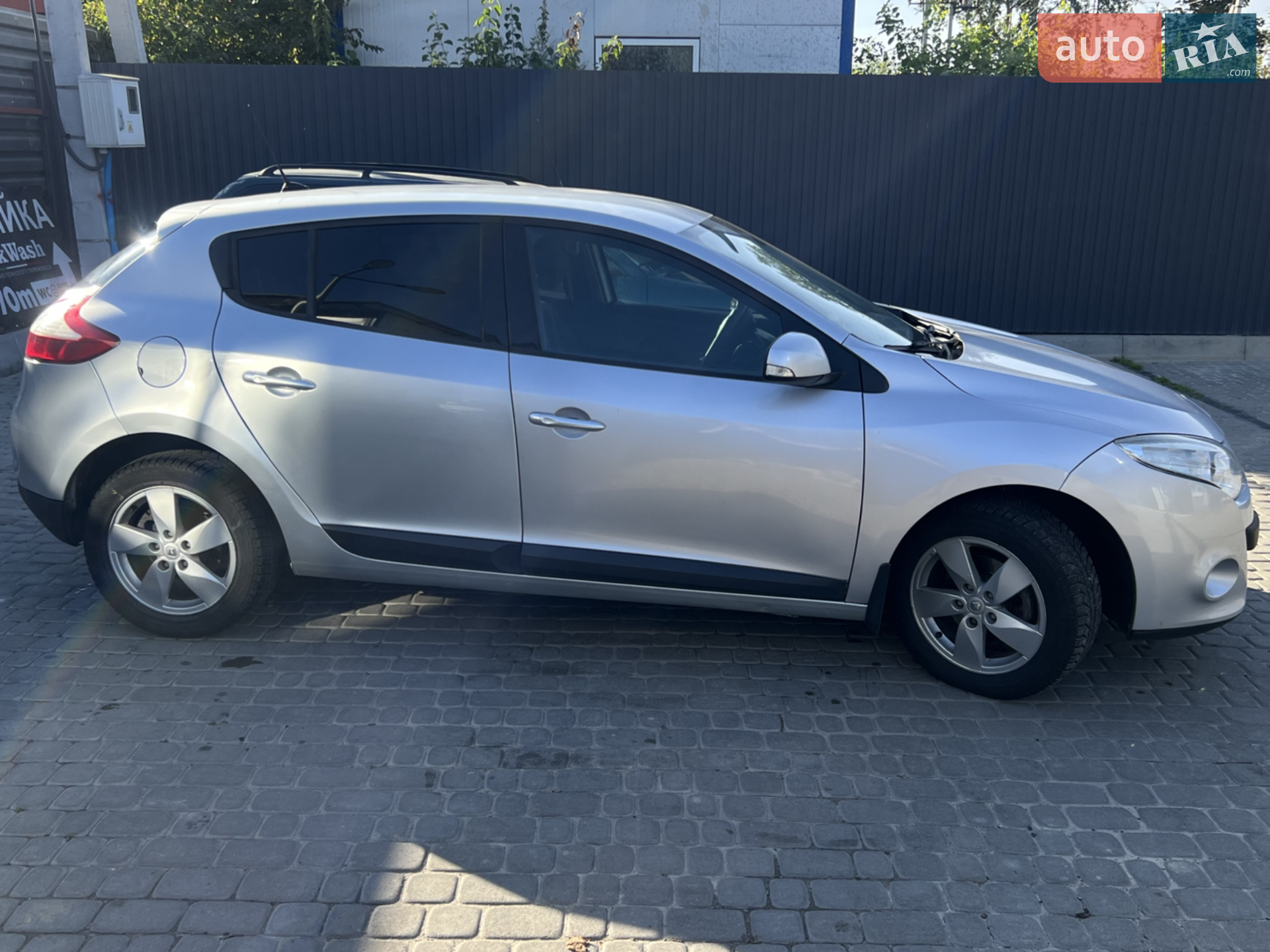 2010 Renault Megane - мініатюра 11