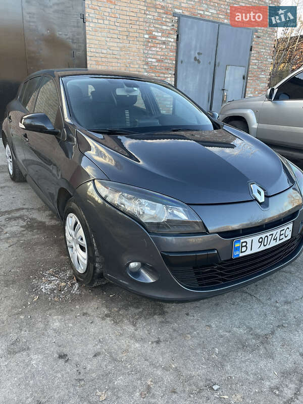 Хэтчбек Renault Megane 2011 в Глобине
